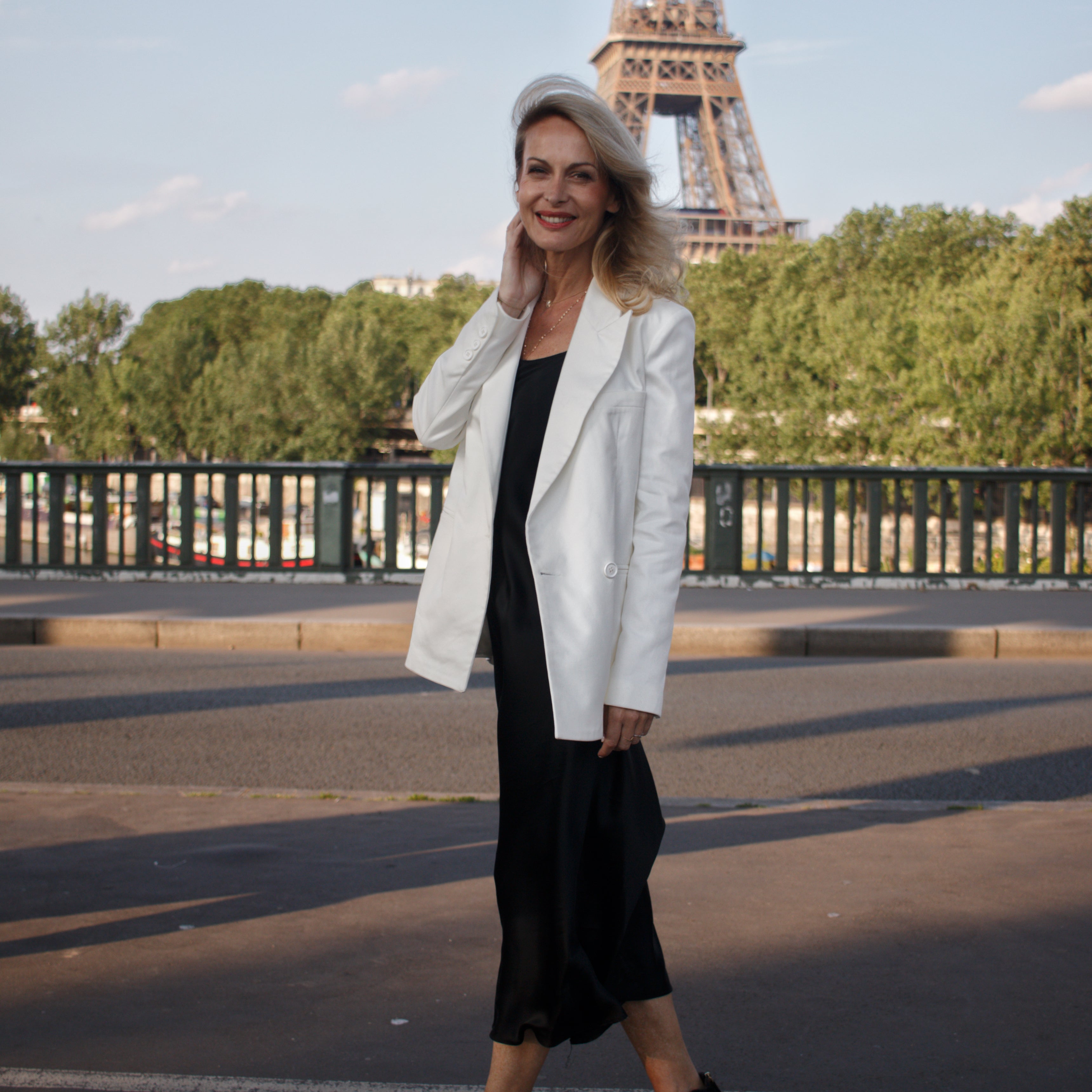 COMMENT PORTER UNE VESTE BLANCHE LA JAQUETTE
