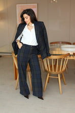 Charger l'image dans la galerie, Pantalon Agathe- Bleu Foncé Versailles
